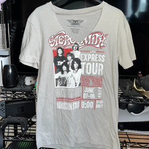 Medium Women's Aerosmith Keyhole T-Shirt